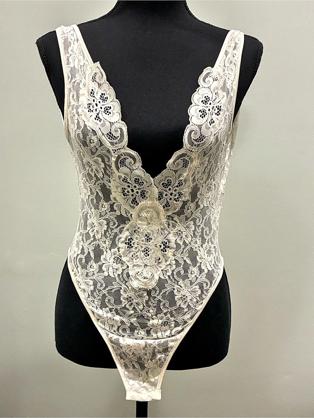 Vintage 80’s Cream Floral Lace Lingerie